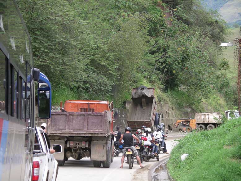 derrumbe en la panam despues de una tromba de agua